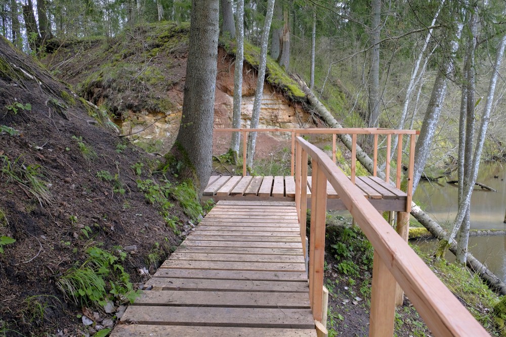 Boardwalk to Omiķi Ravine