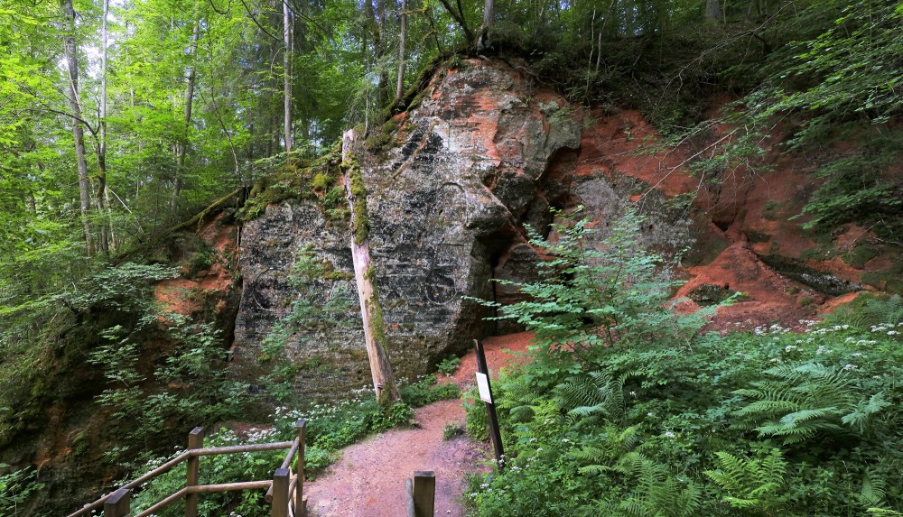 Raven's Ravine and Cave in Sigulda