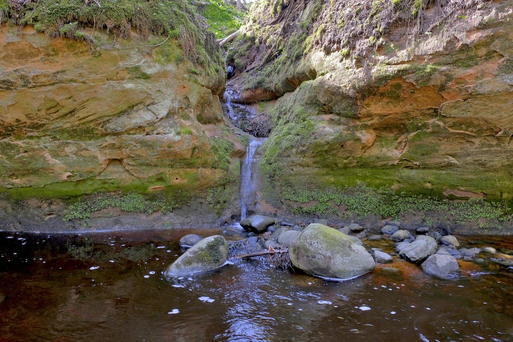 Neliels ūdenskritums Lorumupītes kanjonā