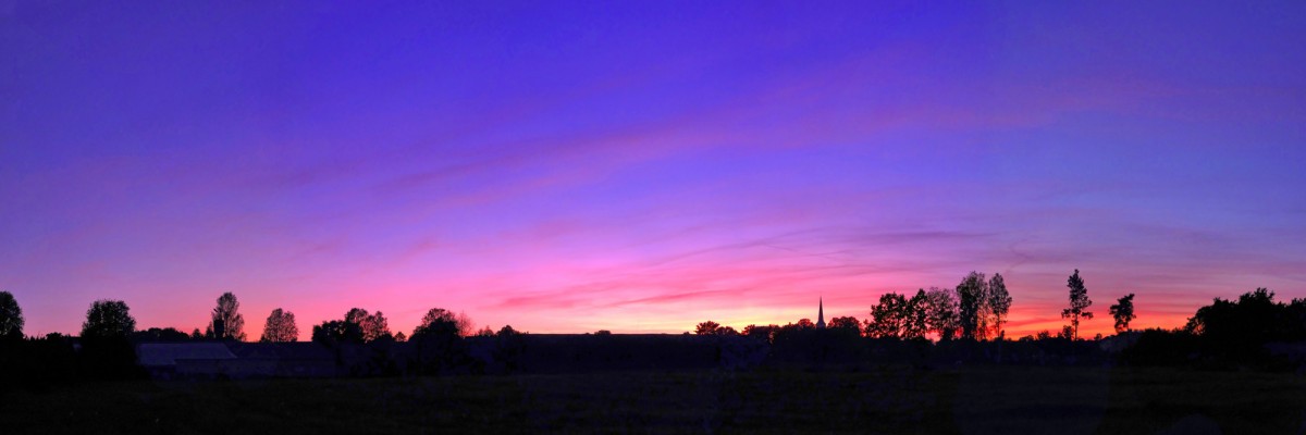 Lauku panorāma pēc saulrieta