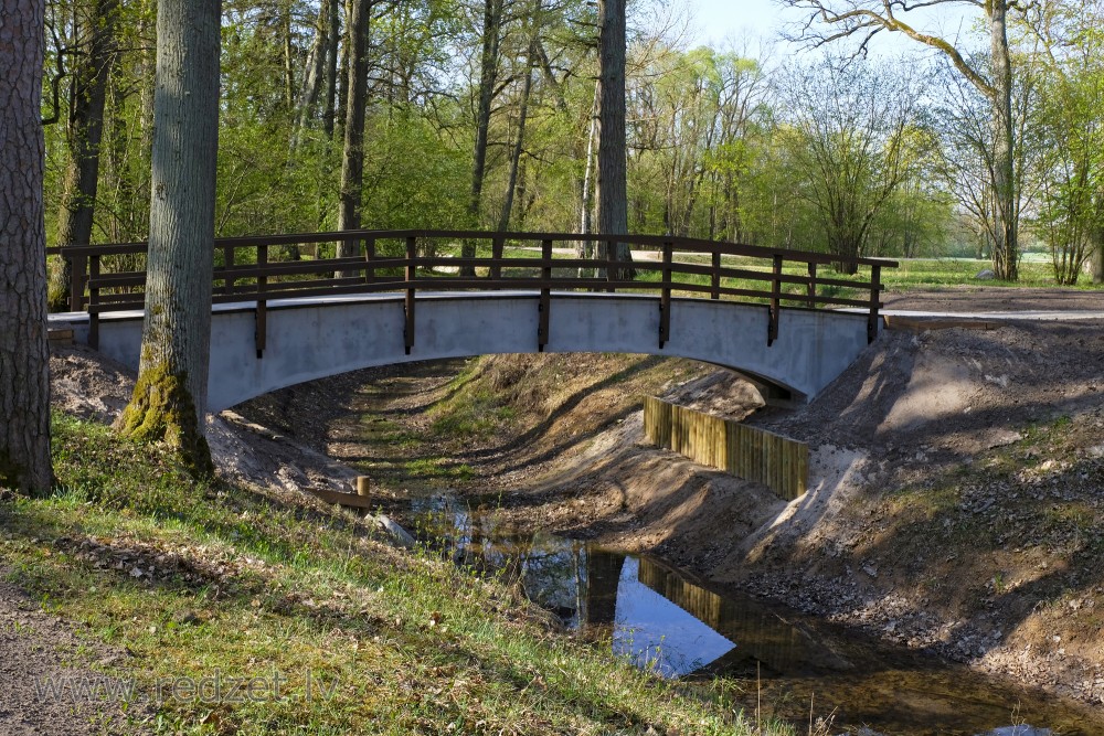 Footbridge over Pond of Eleja Manor Park to Peninsula