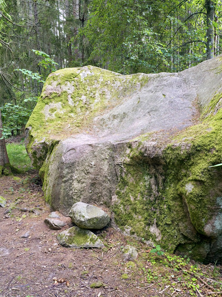 Grīžu Velna beņķis