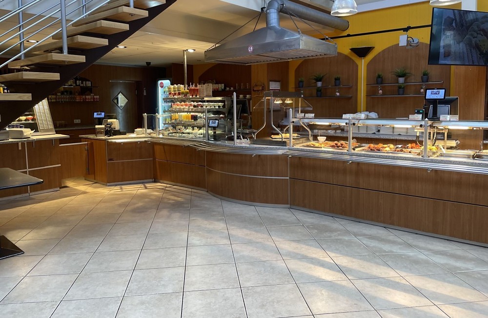 Banketu galdu klāšana Banketu galdu klāšana