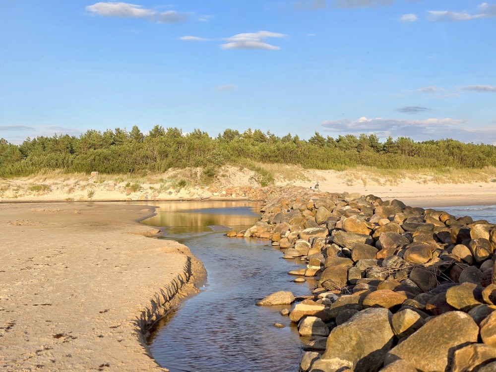 Lake Pape Canal, Pape Canal Breakwater