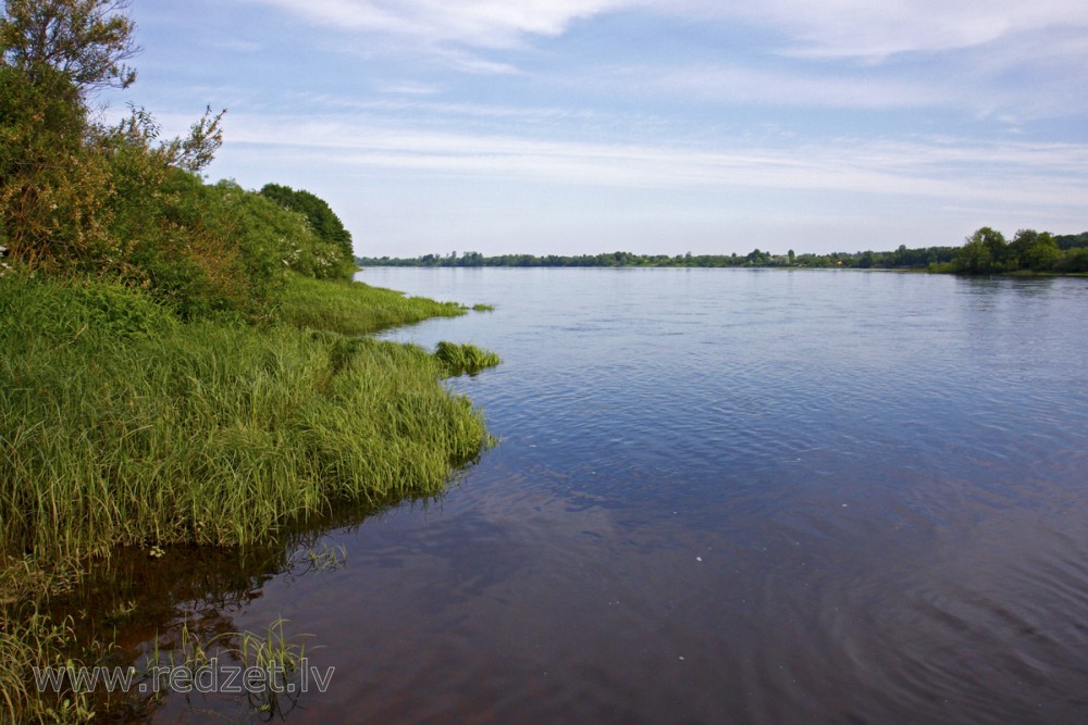 Daugava pie Doles salas