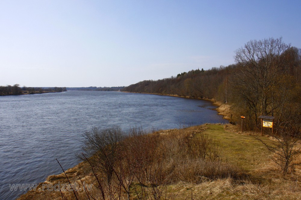 Daugava pie Aizkraukles pilsdrupām