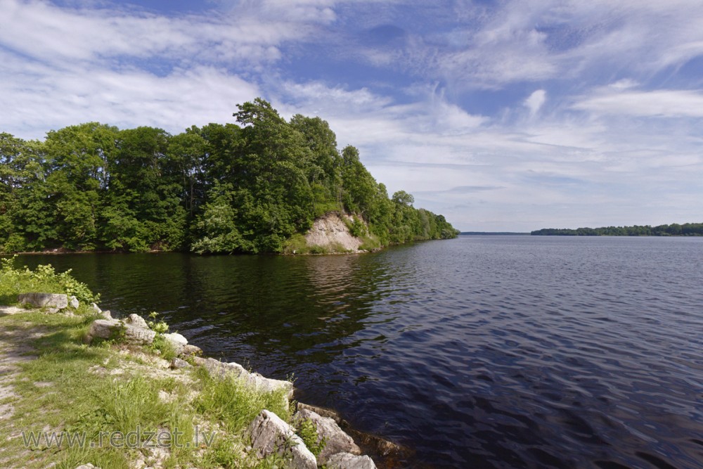 Pie Rumbiņas ietekas Daugavā