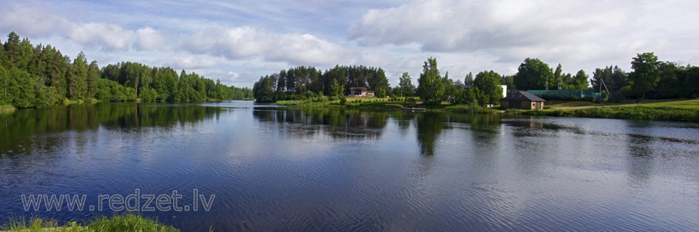  Ņegas upes ieteka Daugavā