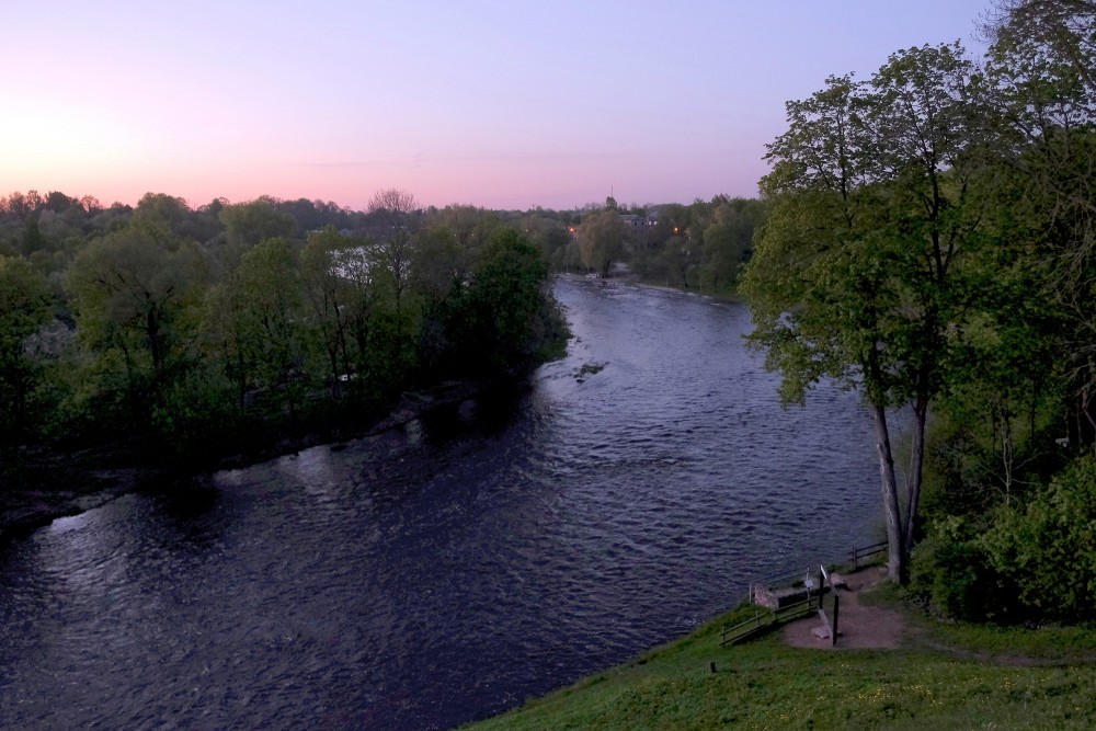 Mēmele pie Bauskas naktī