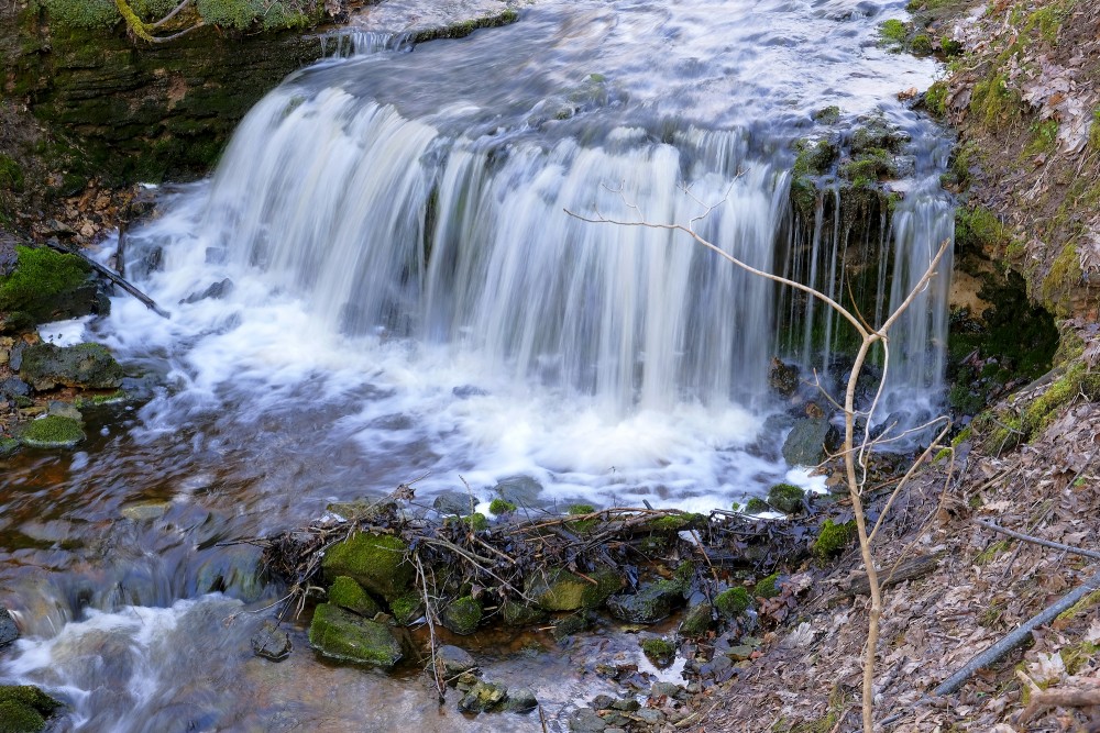 Nurmiži Waterfall