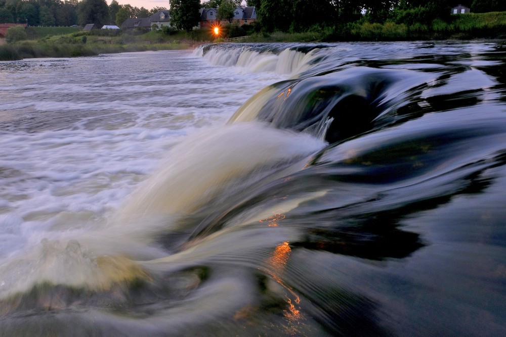 Venta Rapid at Night