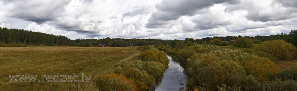 Stendes upes panorāma pie Ances