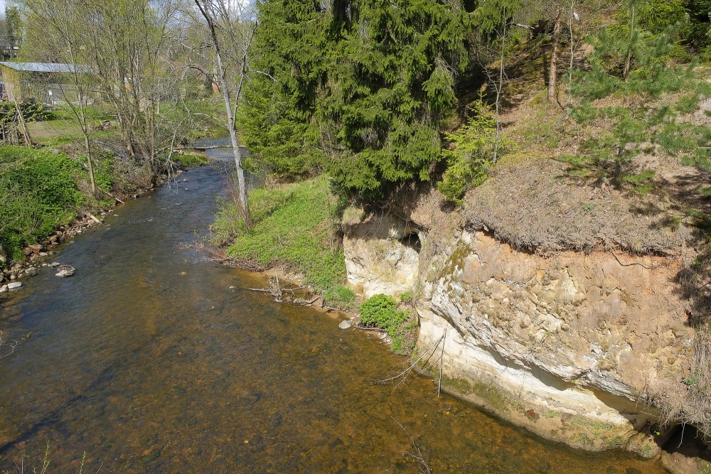 Līgatne River near Lustuzis (Cave rock)