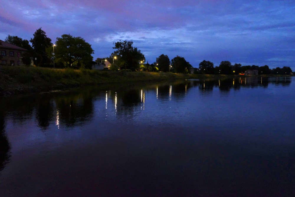 Daugava pie Pļaviņām naktī