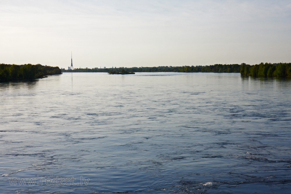 Daugava pie Rīgas HES