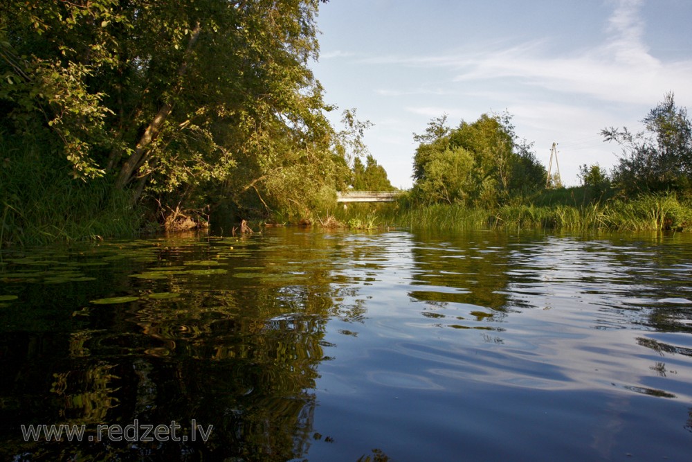 Dienvidsusējas upe Neretā