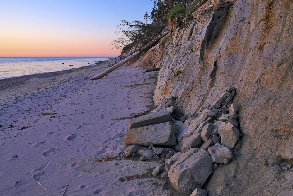 Māla slānis stāvkrastā starp Staldzeni un Liepeni