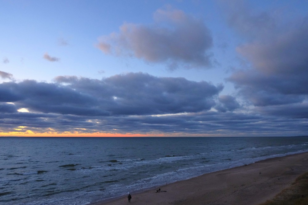 Baltijas jūra, mākoņainas debesis