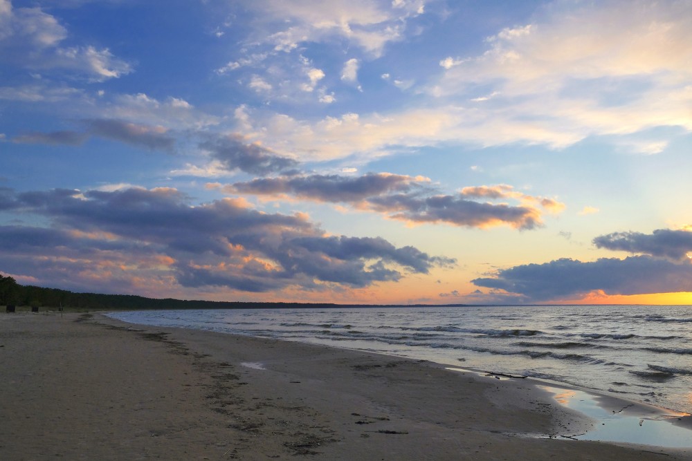 Mērsraga pludmale saulrietā