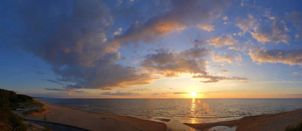 Saulrieta panorāma pie Saulkrastiem