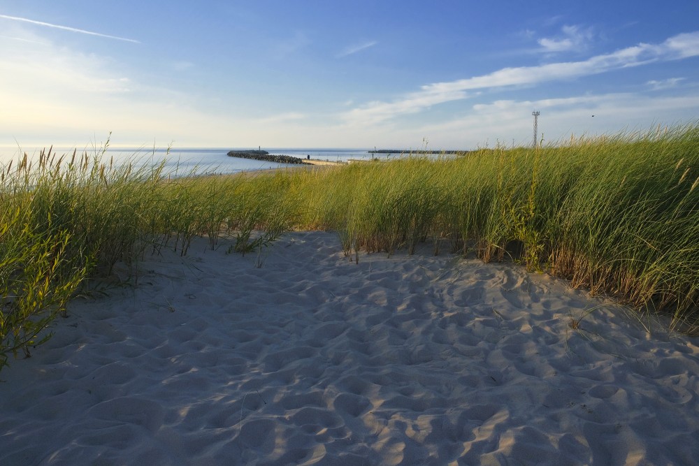 Skats no kāpām uz Ventspils Dienvidu molu