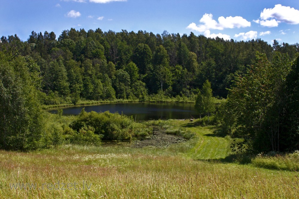 Bezdibeņezers (Baložu ezers)