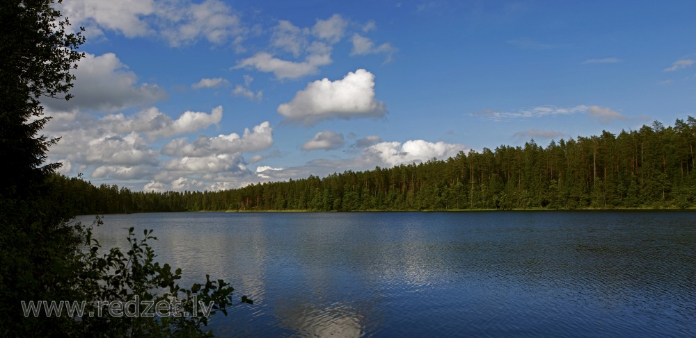 Zilonīša ezera ainava