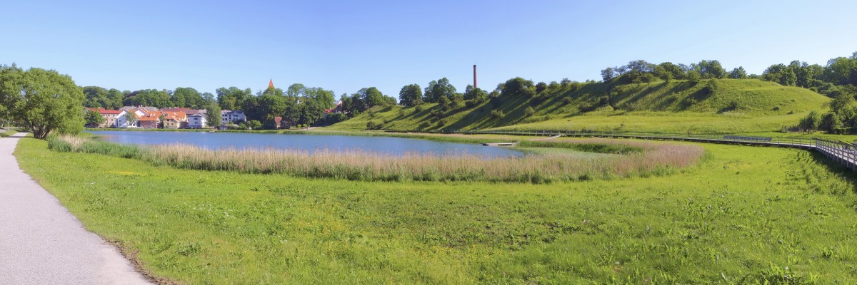 Talsu pilskalna un Talsu ezera panorāma Talsu pilskalna un Talsu ezera panorāma