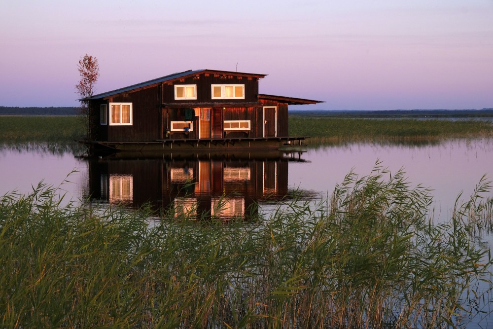 Engures Ornithological Research Centre, Floating House