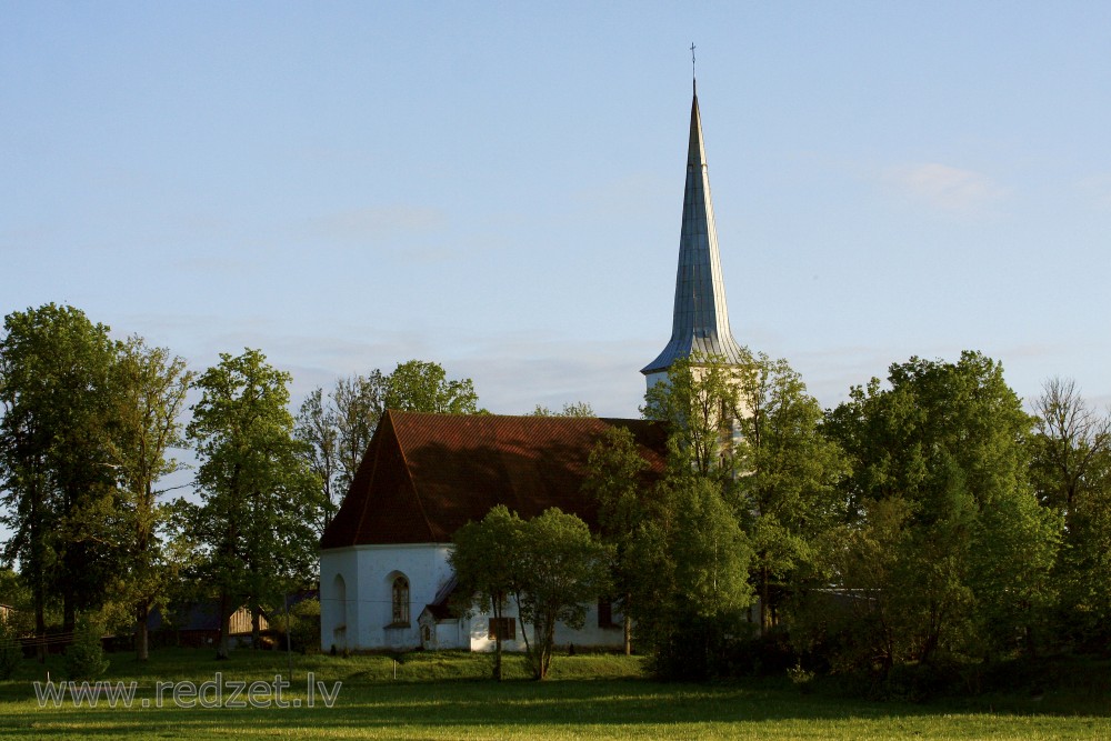 Ugāles luterāņu baznīca