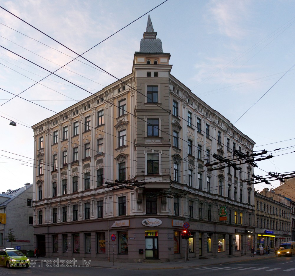 Riga, Aleksandra Čaka Street 43