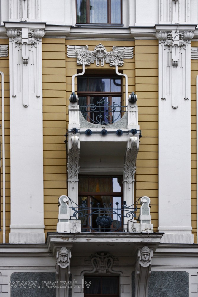 Fasādes fragments (Ģertrūdes 10/12)