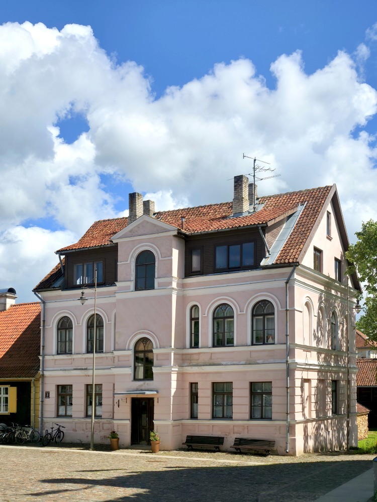 Baznīcas iela 3 Kuldīgā