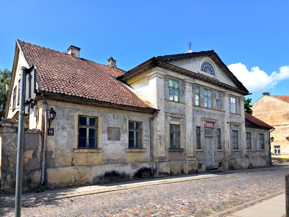 Baznīcas iela 14 Kuldīgā