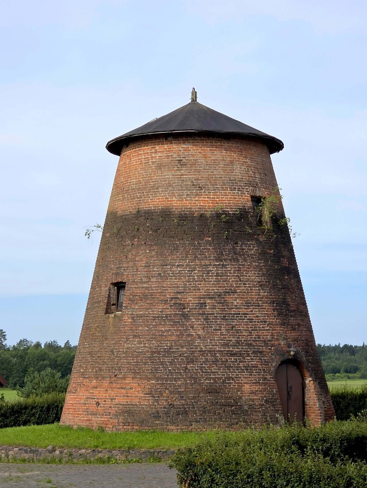 Kāravu vējdzirnavas (Strazdu vējdzirnavas)