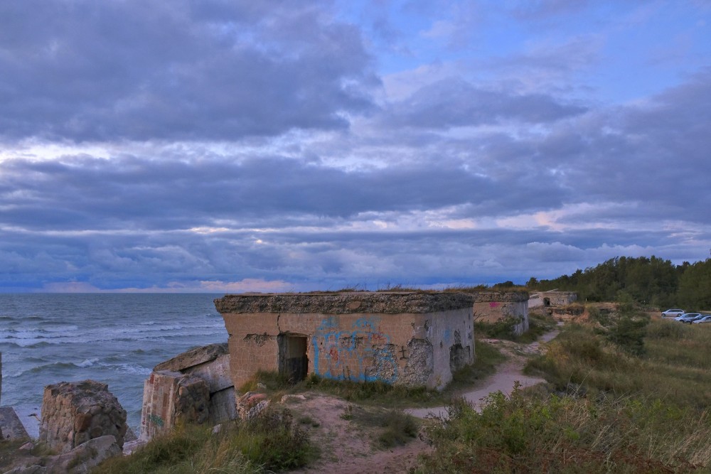 Pēc saulrieta ainava ziemeļu fortos