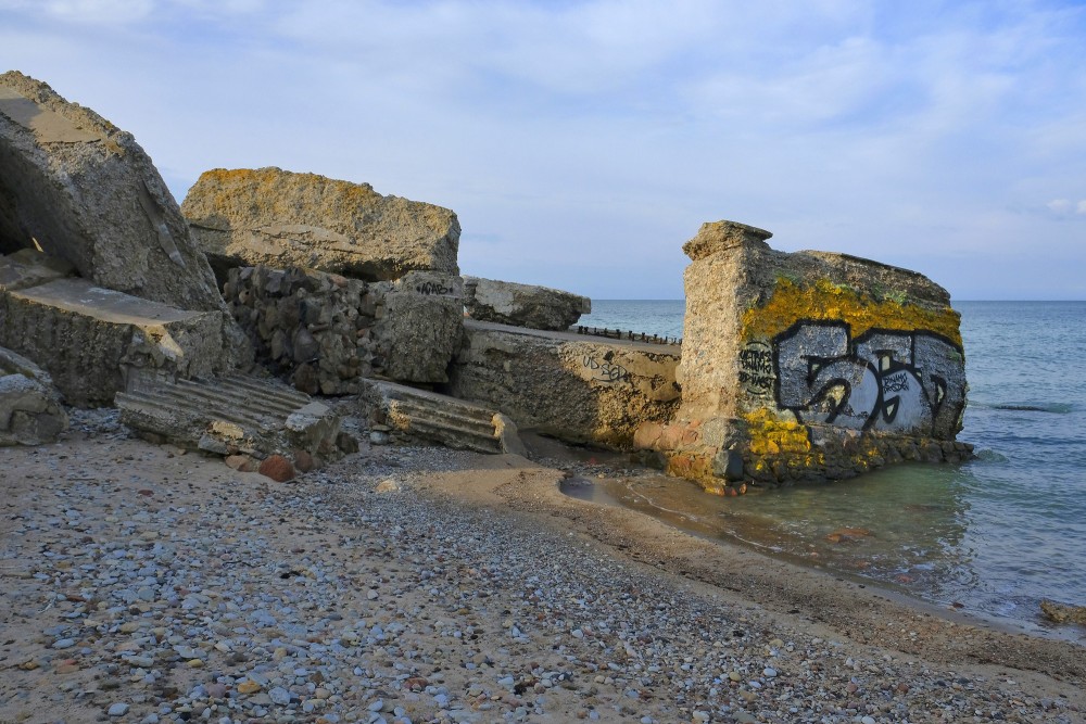 Grafiti uz ziemeļu fortu drupām (Liepāja)