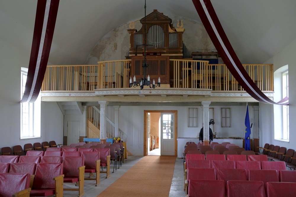 Klosteres Sv. Pētera baznīcas iekštelpas Klosteres Sv. Pētera baznīcas iekštelpas