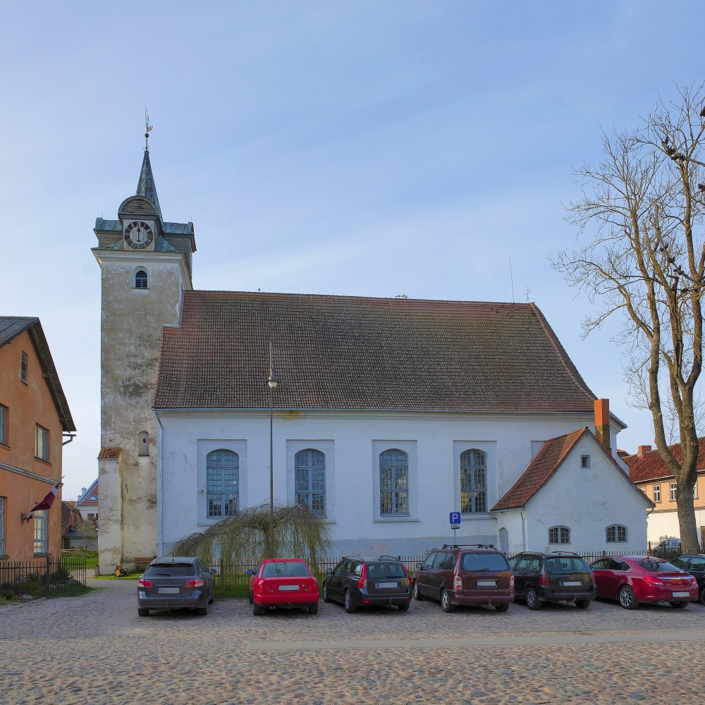 Kuldīgas Sv. Trīsvienības katoļu baznīca