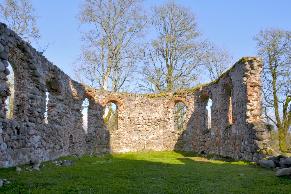 Embute Church Ruins