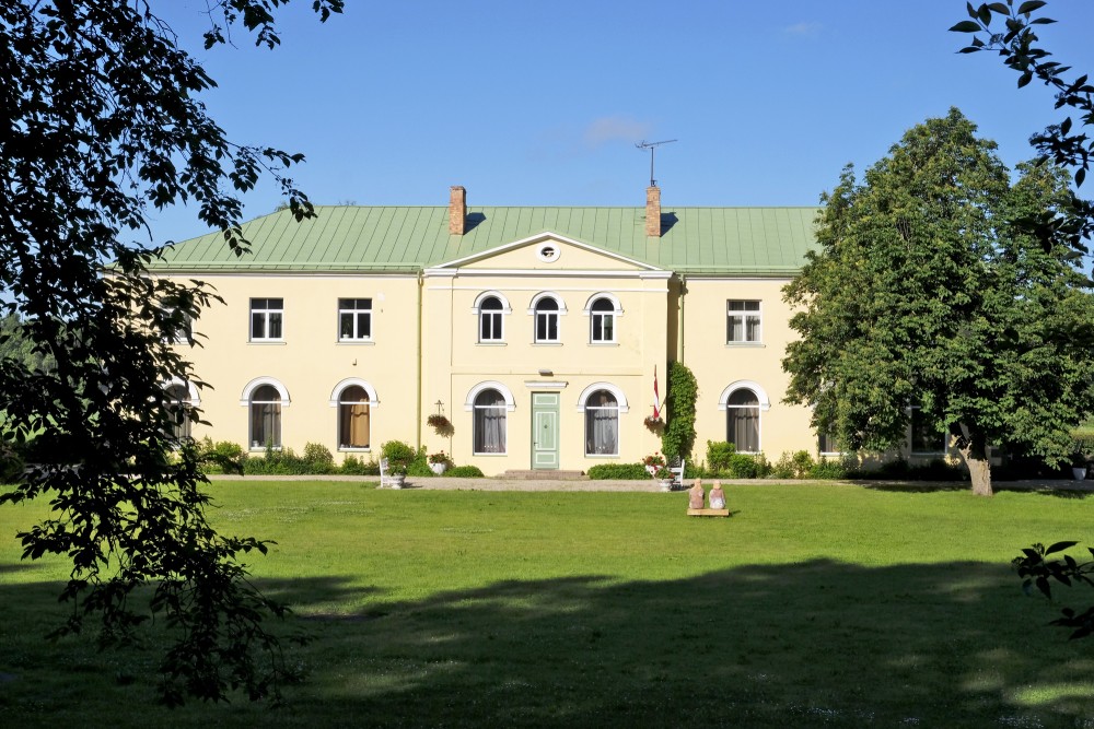 Small Mežotne Castle