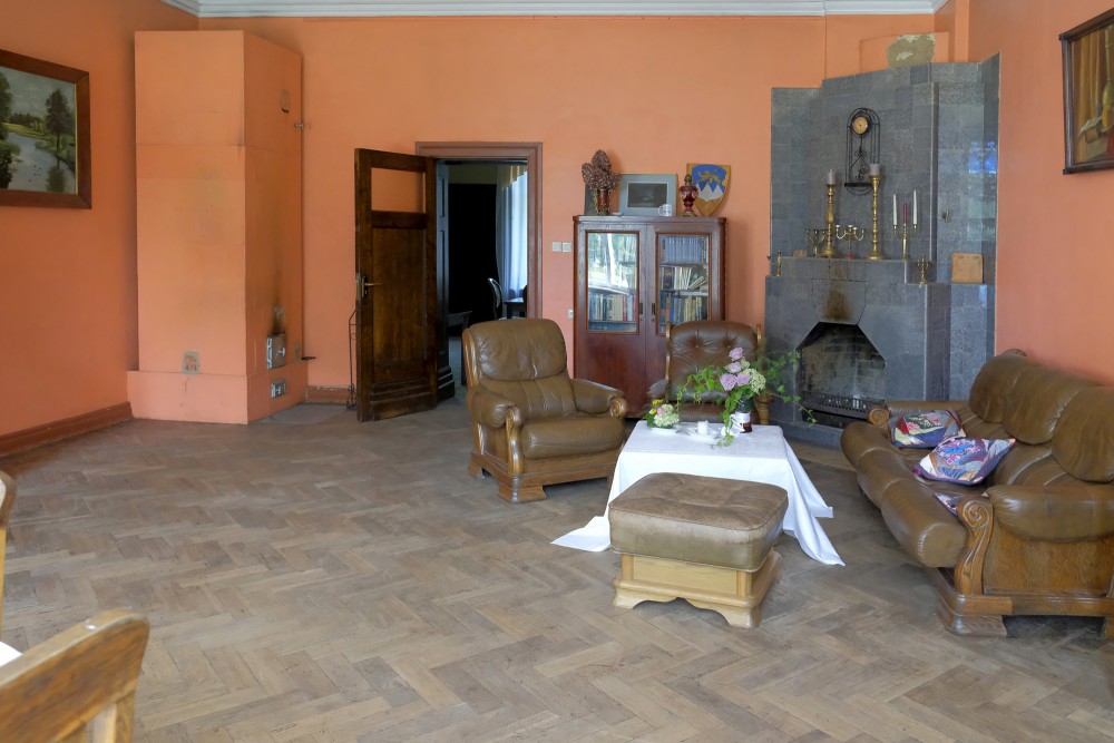 The interior of the Īvande Manor House
