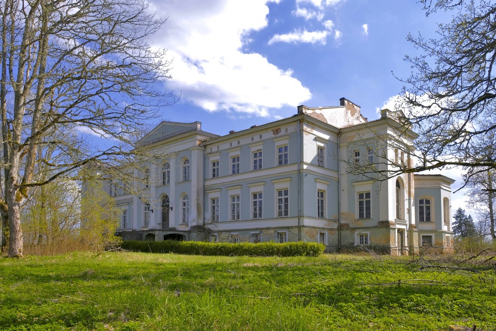 Nogales muižas kungu māja