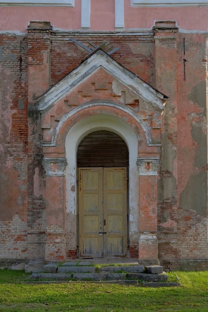 Umurgas pareizticīgo baznīcas ieejas portāls