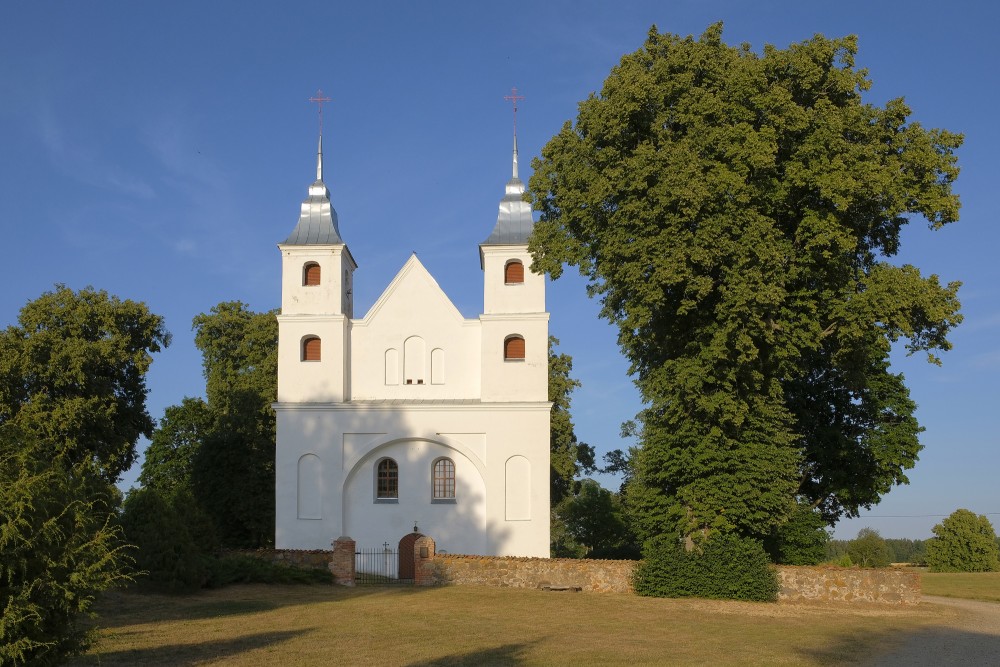 Church of the Holy Trinity, Lēnas