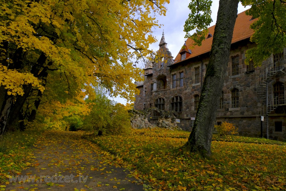 Cesvaine Palace in Autumn