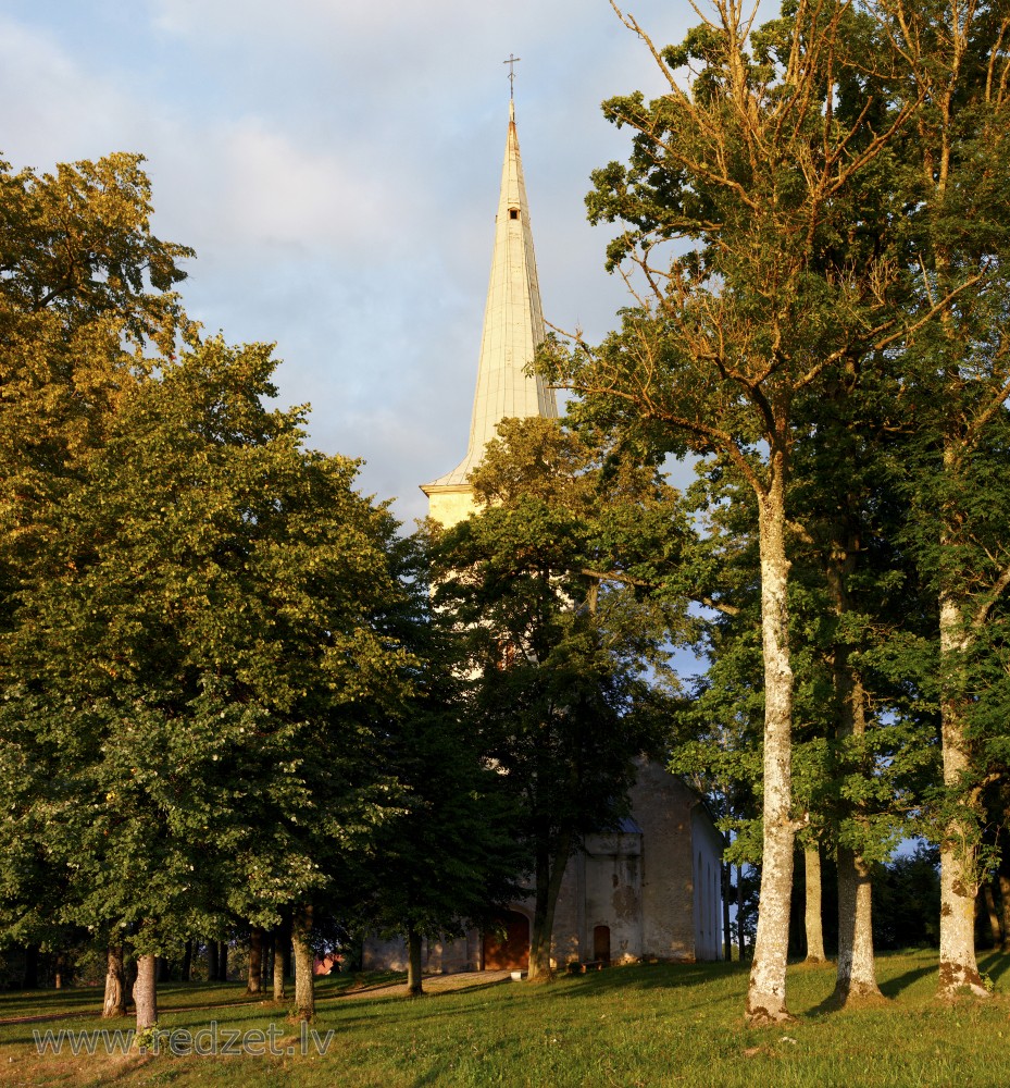 Ugāles luterāņu baznīca