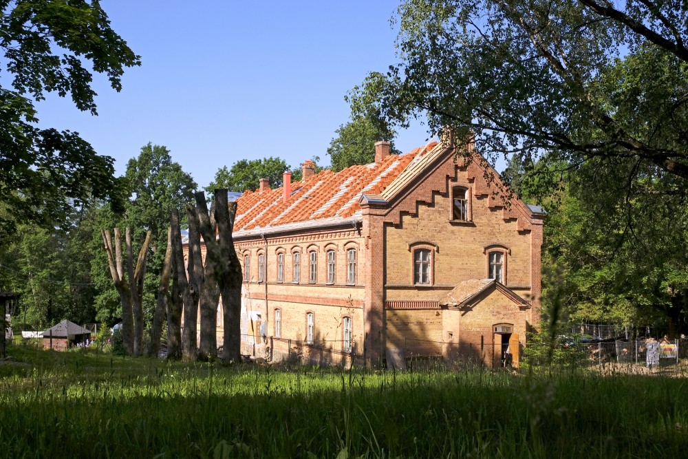 Vecumnieku sarkanā skola