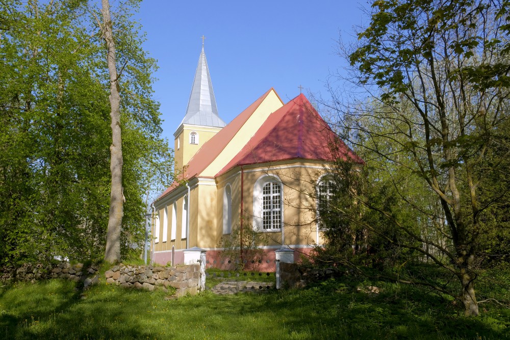 Augstkalnes – Mežmuižas luterāņu baznīca