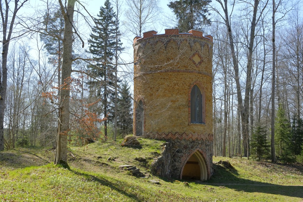 Hunting Tower in Remte Manor Park